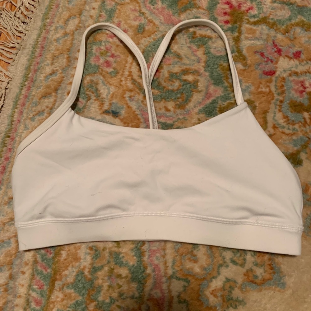 Lululemon flow y bra nulu